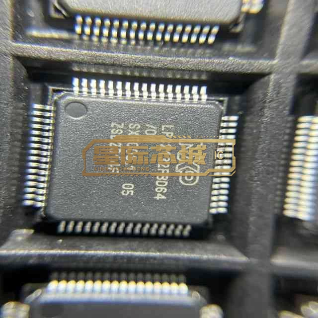 NXP LPC2132FBD64/01